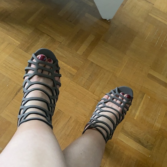 Brash straps block, Heels sandal - Picture 10 of 11